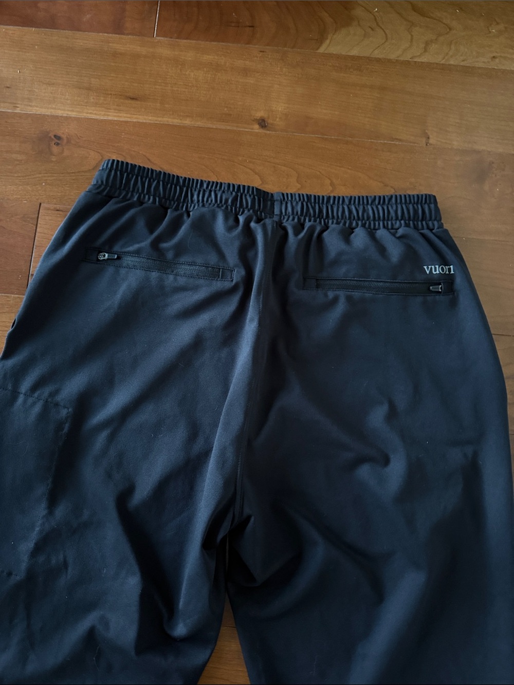 Vuori Men's Black Active Jogger Pants with Zip Pocket - Picture 3 of 4